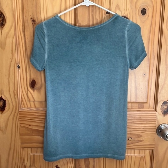 AMERICAN Eagle Outfitters Soft & Sexy Cutout Tee - Picture 4 of 6